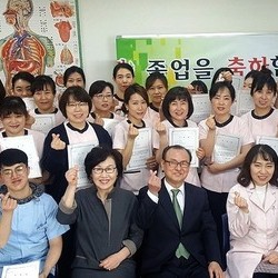 졸업축하합니다