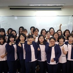 실습복 입고 다 같이 ♡